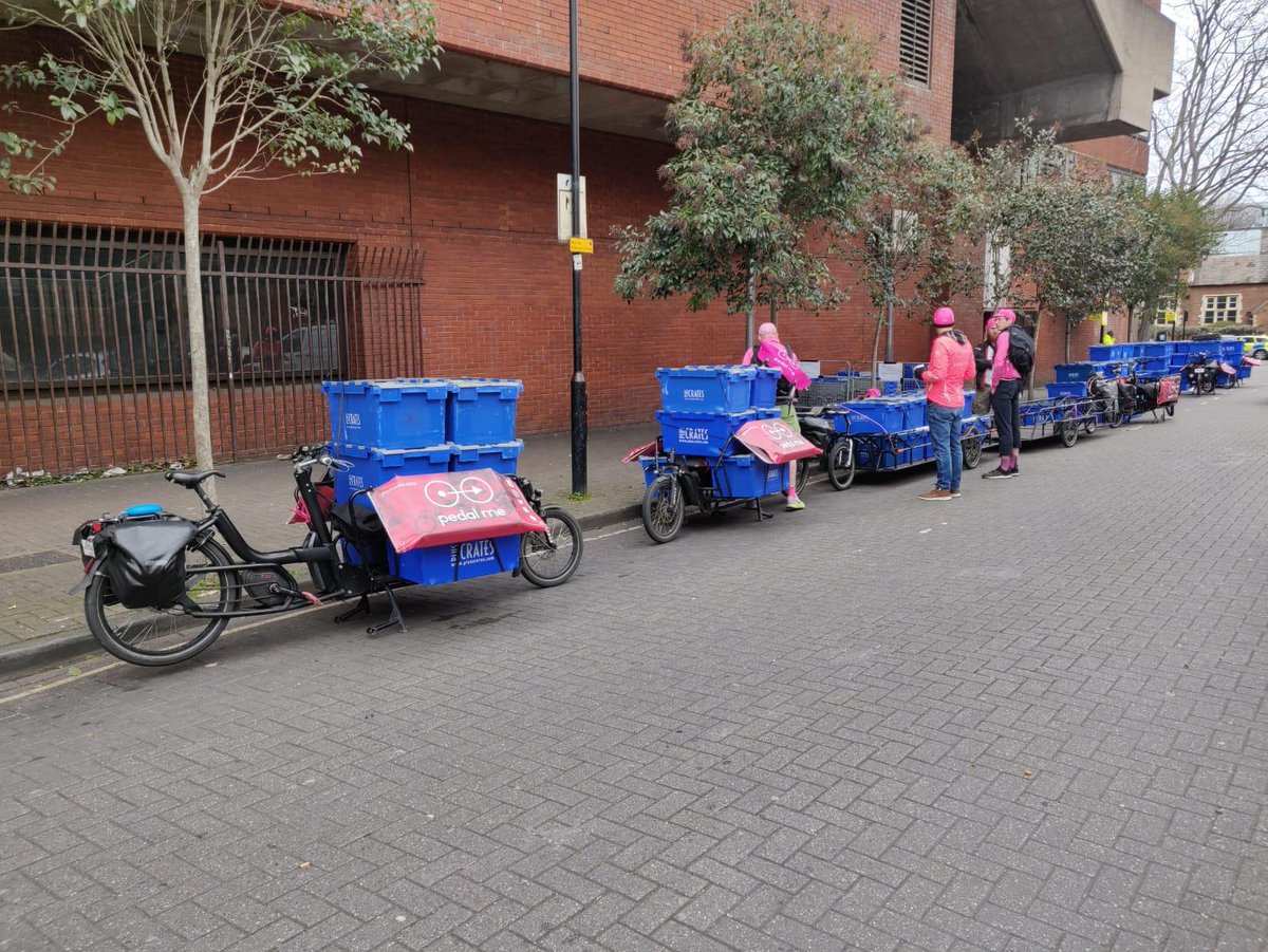 This was the largest operation conducted in  @pedalmeapp 's history, and probably the largest e-cargo bike logistics operation in the U.K. In total, the Pedal Me fleet covered over 20,000km, moving around about 150,000 kg across Lambeth council. 2/