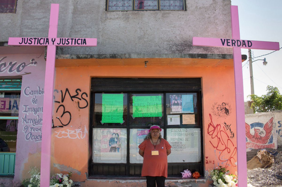 Sonia Madrigal, fotógrafa.Su trabajo explora narrativas visuales que van de lo individual a lo colectivo en Nezahualcóyotl, Estado de México.IG:  https://www.instagram.com/sonicarol/ 