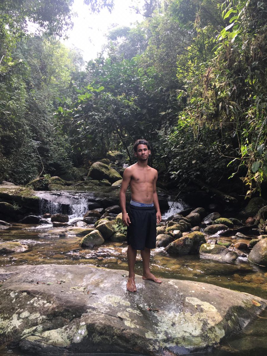 Marcus9Dantas's tweet photo. Abre a foto e apreciem a beleza desse homem 😏🥰 https://t.co/W3asqM8Q33