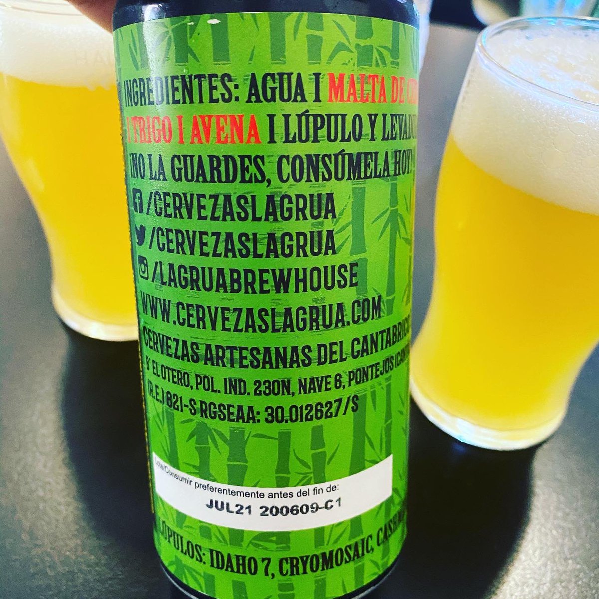Markus_Beer84's tweet photo. Aún tenemos #verano por lo que las #neipas siguen siendo la estrella 🌟.
Bamboo ddh neipa by @CervezasLaGrua es otra muestra más de la gran mejoría de la marca. ¡Así sí! ¡Salud!
———
👉📍 @rincondelcerv 🎊
@cervezadviernes @eldiaDlacerveza @OKasionalBeer @Rubengzamora @aleho77 🙌 https://t.co/y22UmaCQ17