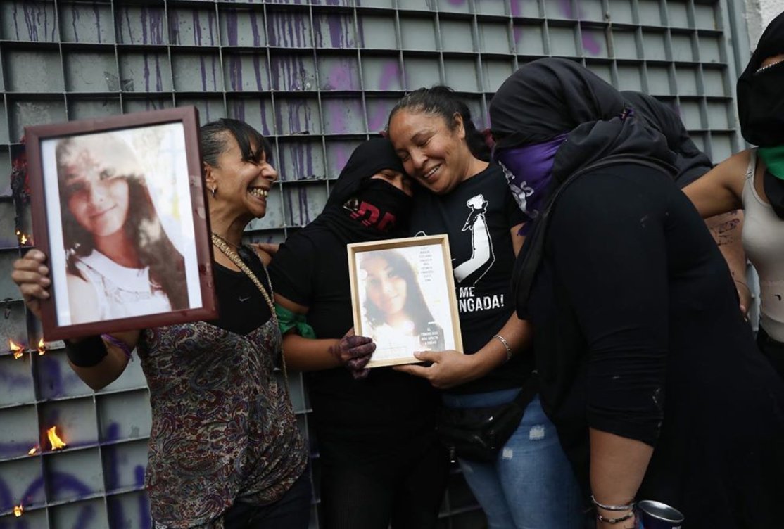 Sáshenka Gutiérrez, fotoperiodista.Sus manos y sus ojos la llevaron a consolidarse por sí misma en una fotógrafa que vela por las mujeres en diferentes contextos sociales.IG:  https://www.instagram.com/sashe/&nbsp;