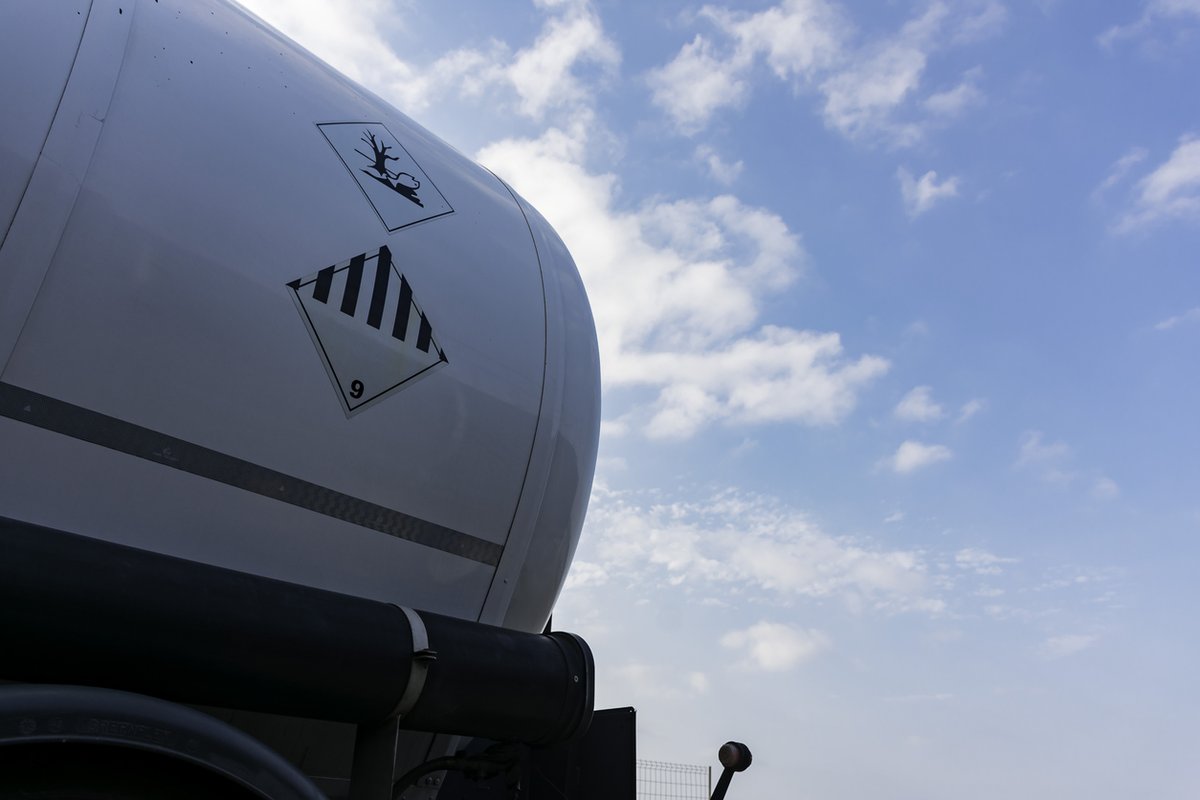 PLSLogistics's tweet image. How can your company overcome the challenges of shipping chemicals? Learn more in this week's #PLSBlog! #chemicals #supplychain plslogistics.com/blog/how-to-ov…