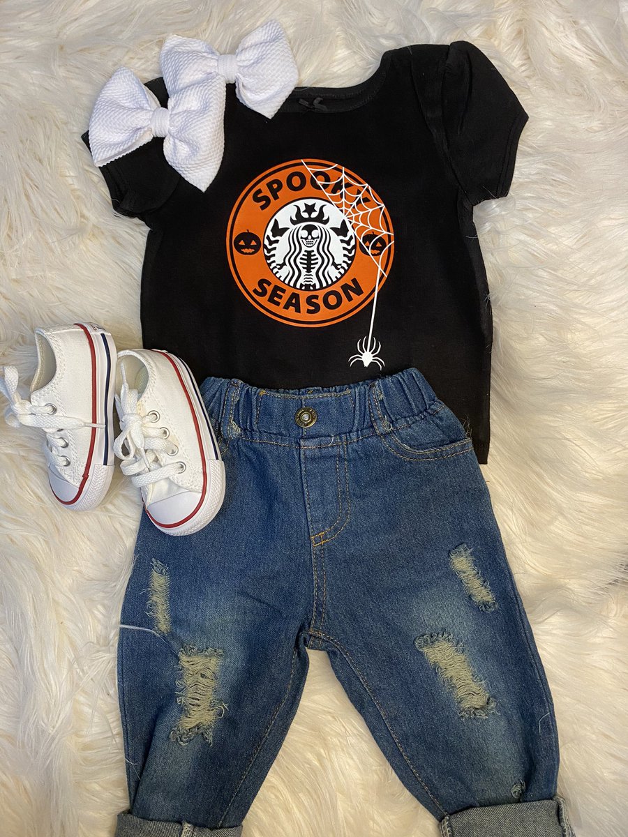 _kimlopez_'s tweet photo. Halloween Onesies 🎃👻
•Follow SxSCreations on Instagram•
#Halloween #Babies #Kidsinstyle #SmallBusiness https://t.co/LCwaaqTCmH
