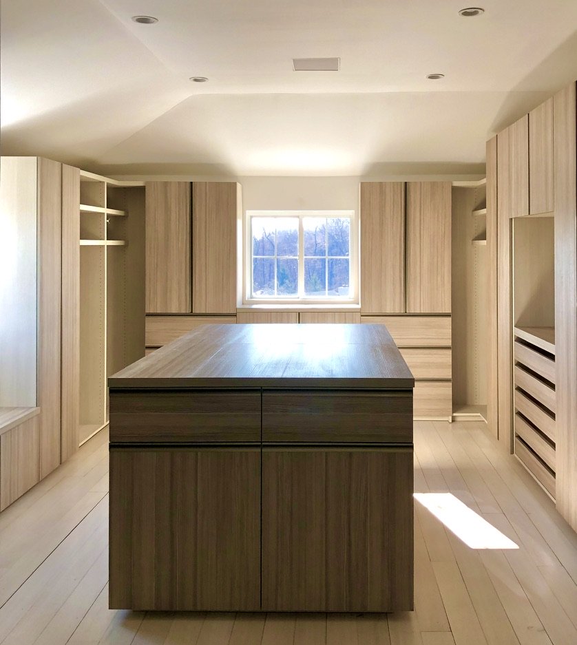 Closets's tweet image. A Master Walk-in Closet / Dressing Room! Designed by our senior designer Linda Cunningham. Schedule Free Design Consultation Now. bit.ly/3jXpwmT
#TransformationTuesday #TransformTuesday #TrendyTuesday #GoodNewsTues #TakeMeBackTuesday #transformhome #closet #westchester