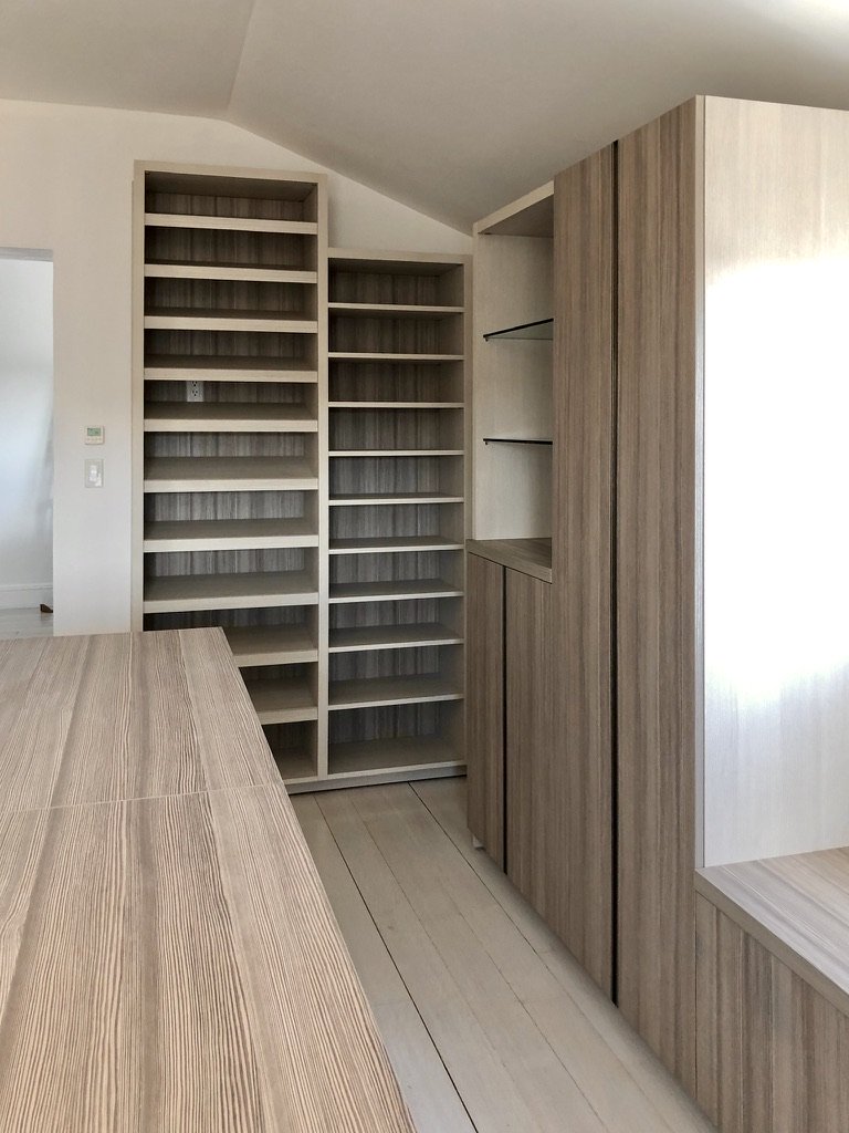 Closets's tweet image. A Master Walk-in Closet / Dressing Room! Designed by our senior designer Linda Cunningham. Schedule Free Design Consultation Now. bit.ly/3jXpwmT
#TransformationTuesday #TransformTuesday #TrendyTuesday #GoodNewsTues #TakeMeBackTuesday #transformhome #closet #westchester