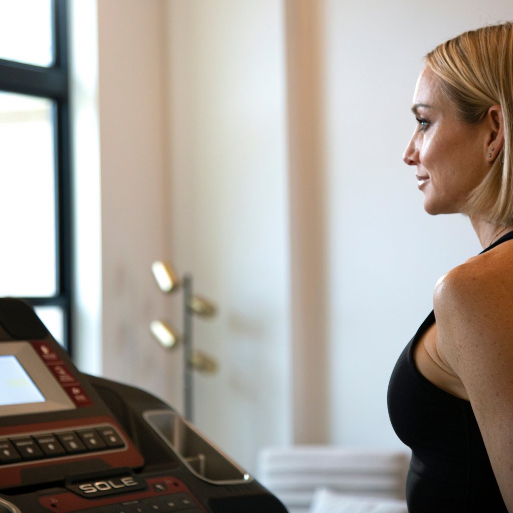 SoleTreadmills's tweet photo. light jogging, long strides, and even lunges on your treadmill are a great way to get your body ready for an awesome run on your treadmill! Always warm up!!
.
.
.
.
.
#running #girlsruntheworld #treadmillrun #treadmill #warmup #cardioburn #feeltheburn #fitfam #cardioclimb https://t.co/0JMzwS5uVy
