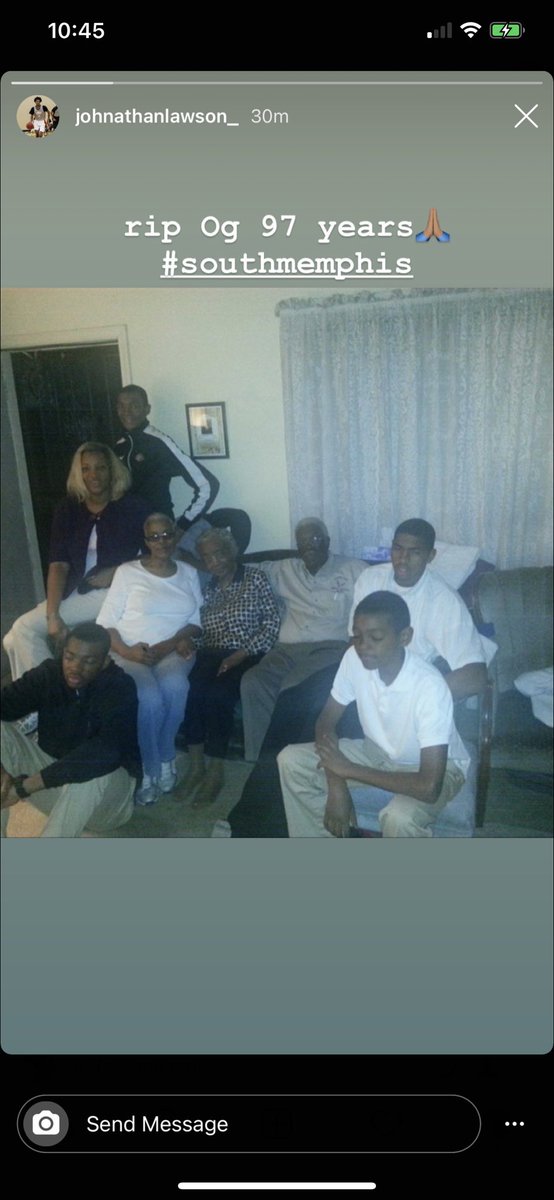 chandlerlawson0's tweet photo. R.I.P Great Grandma #97yearsstrong #seeyasoon https://t.co/vBhXh6wSG4