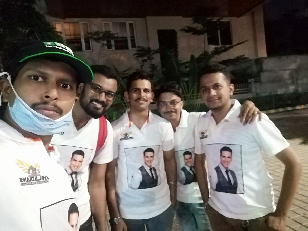 Khiladians Pune distributed 200 packets of food to needy people today, around pune on occasion of <a href="/akshaykumar/">Akshay Kumar</a> sir's Birthday.. Sir Keep inspiring us
#HappyBirthdayAkshayKumar