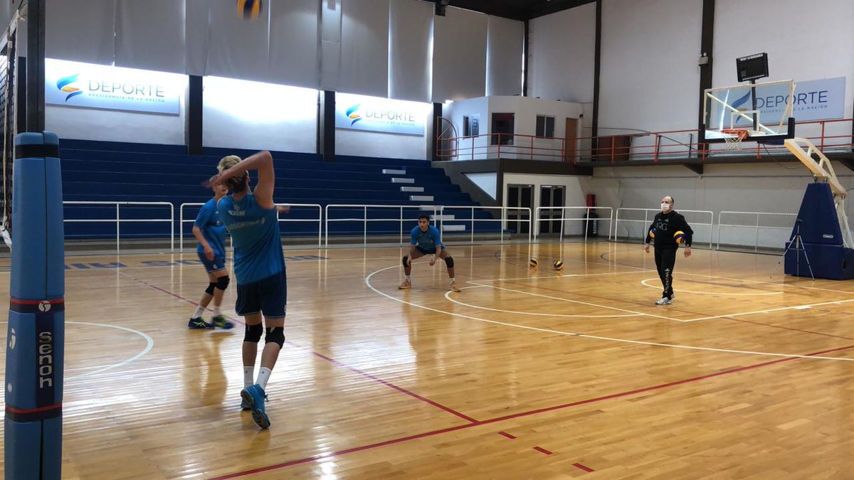 Voley_FeVA's tweet photo. Volvieron las selecciones de base

👉El regreso a la actividad de la Menor y la Juvenil en el CeNARD bajo estrictos protocolos https://t.co/jJ7vQTCOxy