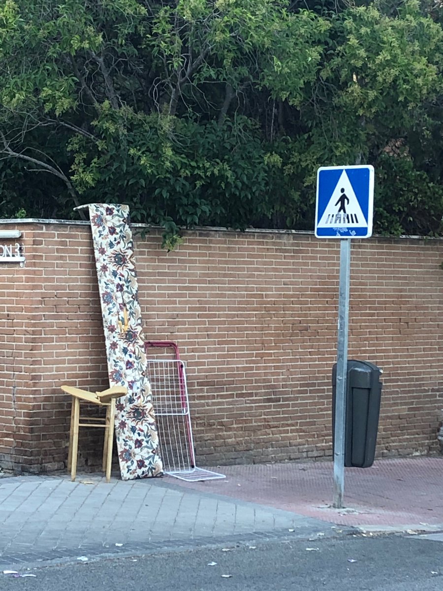 BrendyBoyle's tweet photo. Some more #RandomMadrid goodness. https://t.co/yh0rC1ZgGN