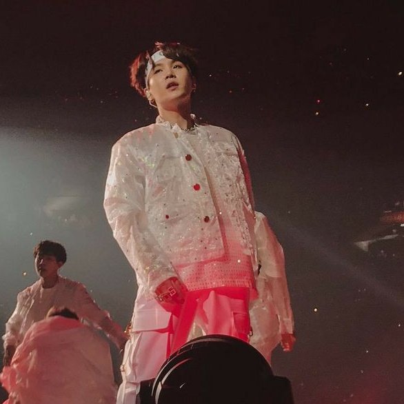 yoongi fan taken pictures; a thread