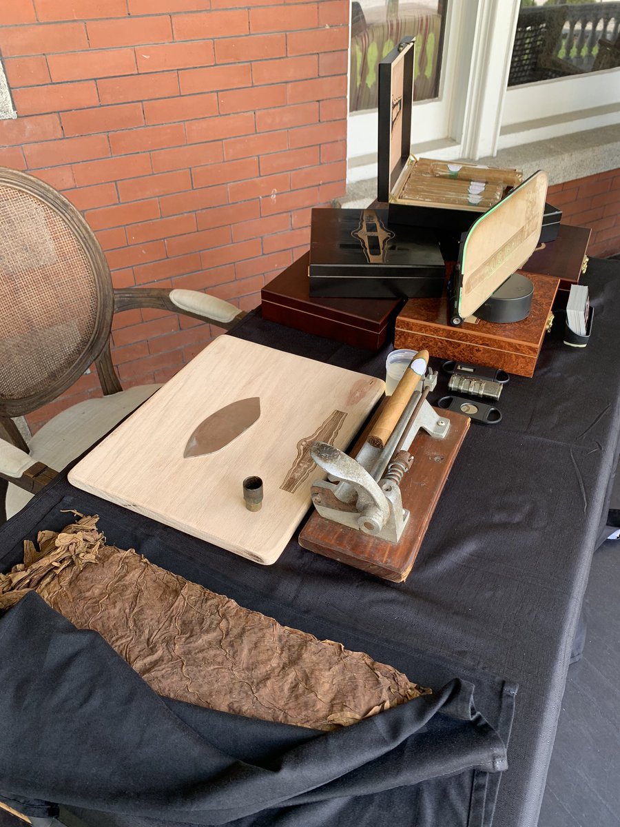 handrolledcigar's tweet photo. Wedding Cigar Bar Event, Live Handmade Cigars, Custom Cigar bands at Anderson House, Tampa Florida https://t.co/ZQa8aQpFkY