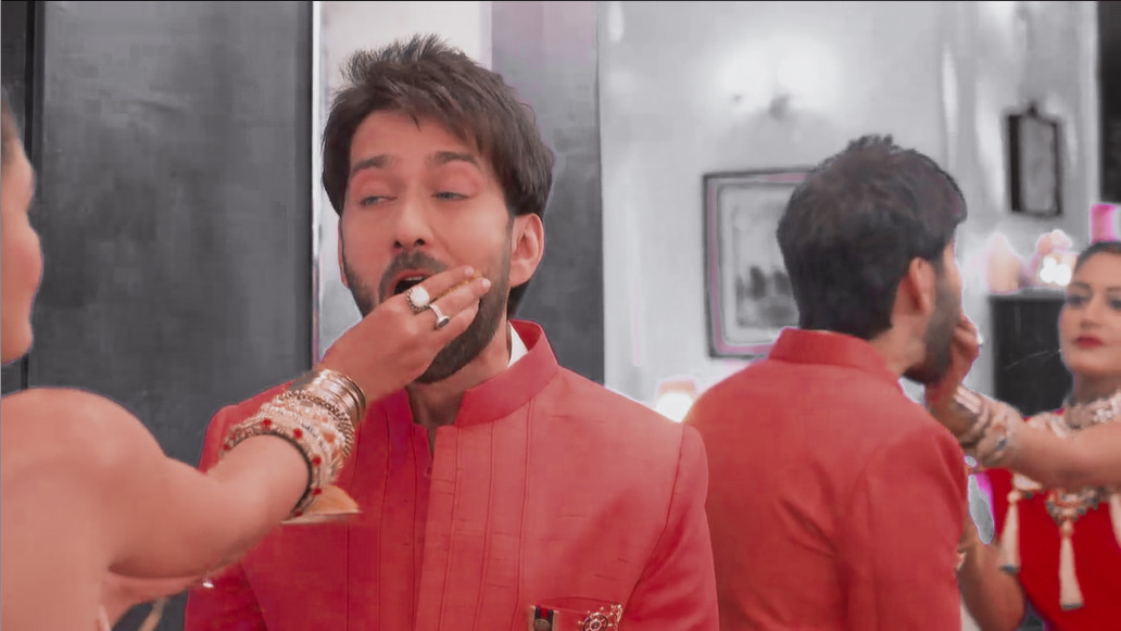hepapfc's tweet photo. In this sense what was your real reaction happy with the food or shoked from anika😂 @NakuulMehta ?
#HappyBirthdaySSO https://t.co/kMzRGbrqyq