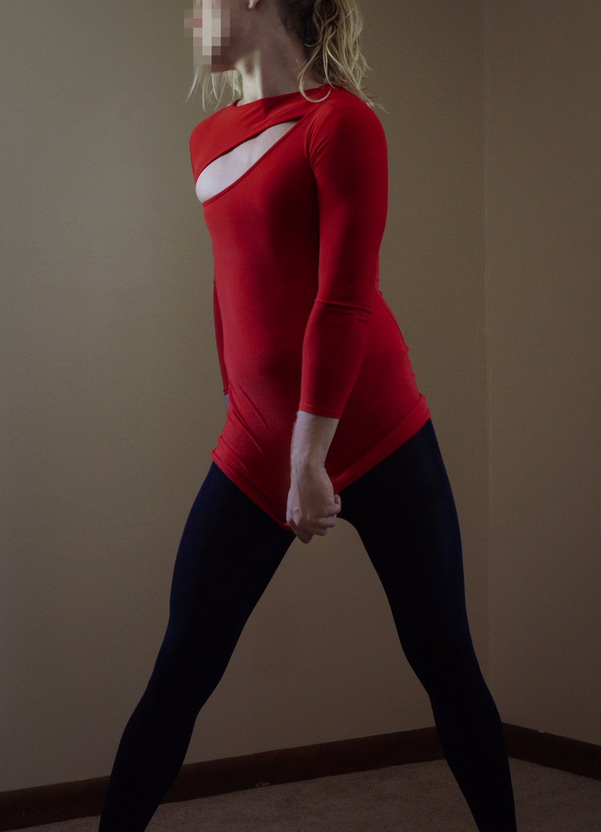 SopheBoi's tweet photo. It might be too small 👉👈

#femboy #crossdress #tights #dress https://t.co/mN5CJM6z33