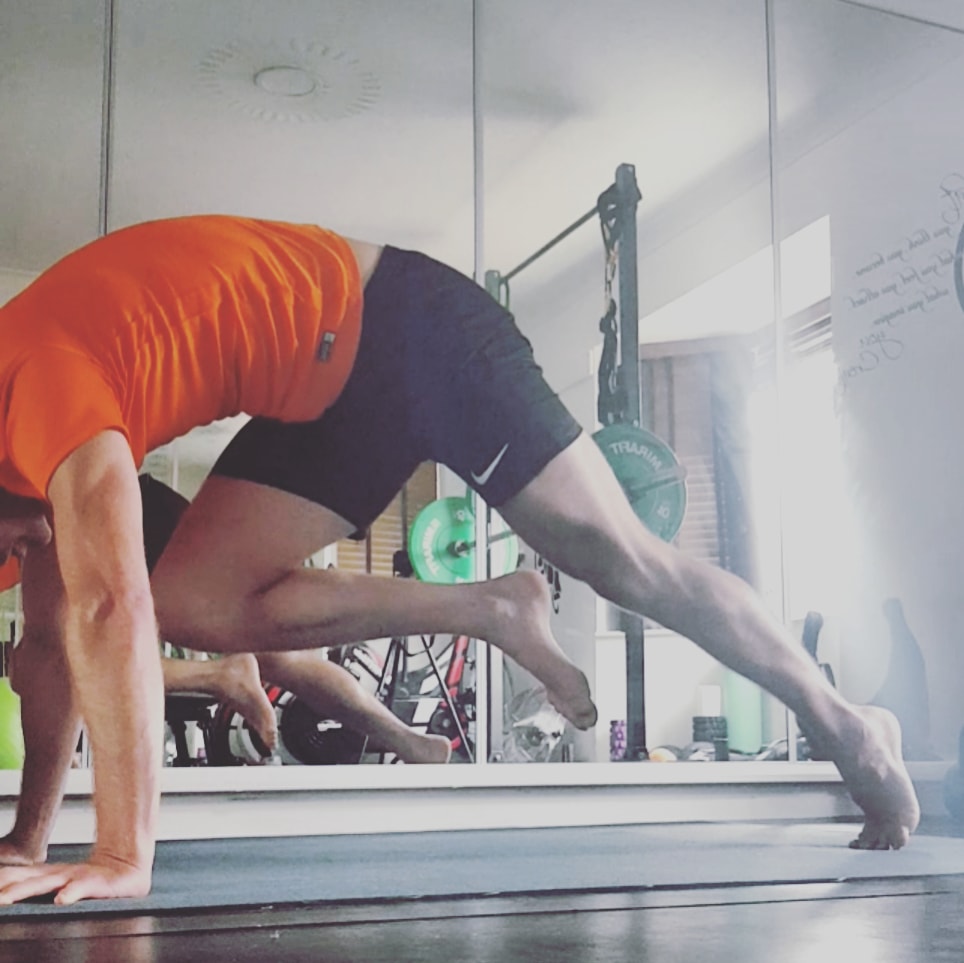 Yoga4Sport's tweet photo. FREE SESSION! One of my class members for Yoga4Sport cannot make their class (Weds 8pm) and has kindly offered her spot out to the big wide web. Please message me if interested in joining this awesome group - for the infamous STRENGTH session 🤣💪

🙏 Strength with Length 🙏 https://t.co/DIDwGPAjmi