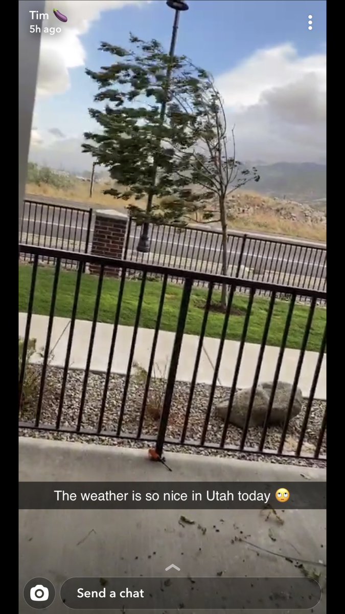 riley_glass's tweet photo. When the high was 95 yesterday and 55 today😩👍🏽 https://t.co/bGVZHqHdSD