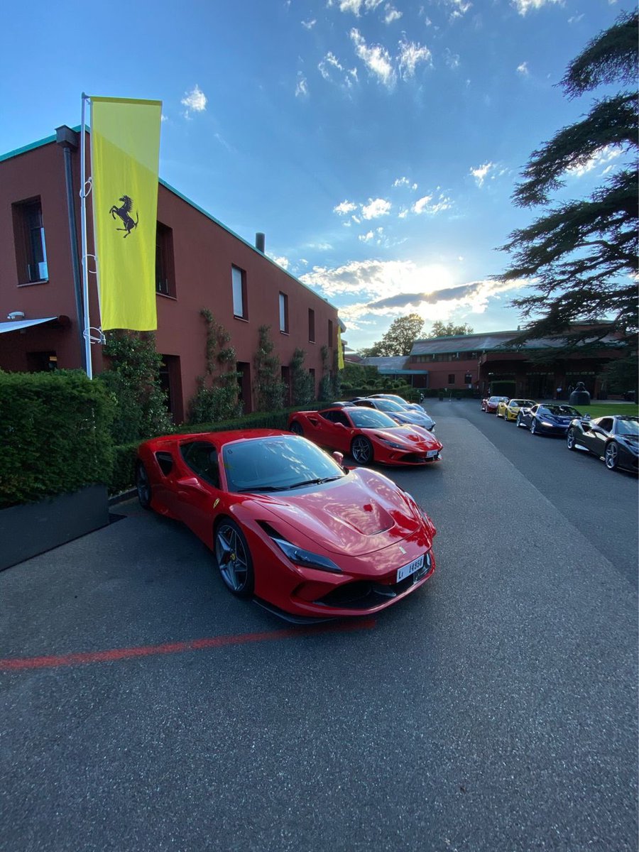 Tasty Tuesday with the Ferrari F8 Tributo/Spider ✅ 🔥🔥 Enzari.com #ferrari #tastytuesday #supercars #ferrarif8tributo #cars #style #ferrarif8spider #emotion #design #enzari #drivenbypassion #italiancars 🇮🇹