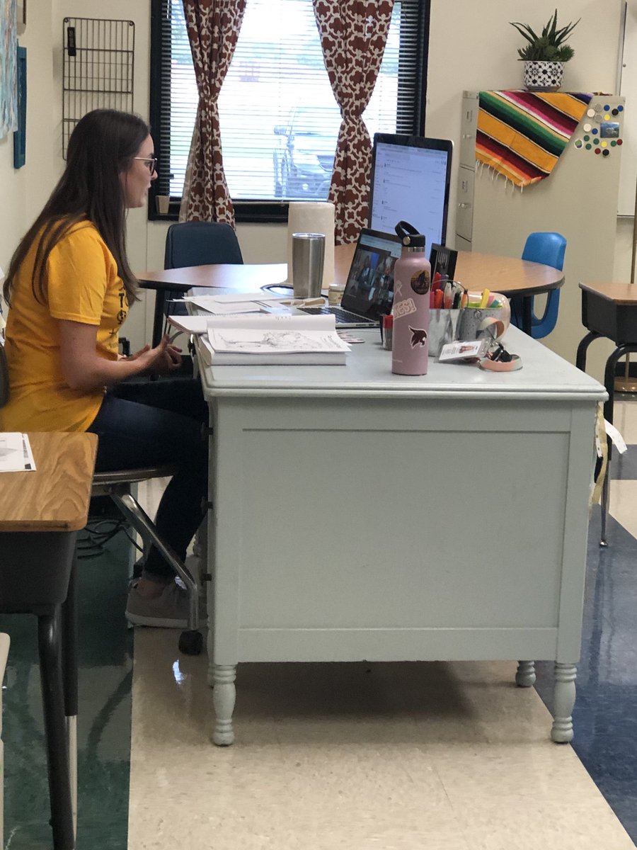 Fourth grade students  are engaged in learning with Miss Standfield’s remote class!! #SeguinStrong