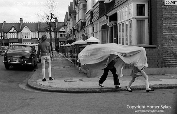 Wandsworth, London 1970.Photo  @HomerSykes
