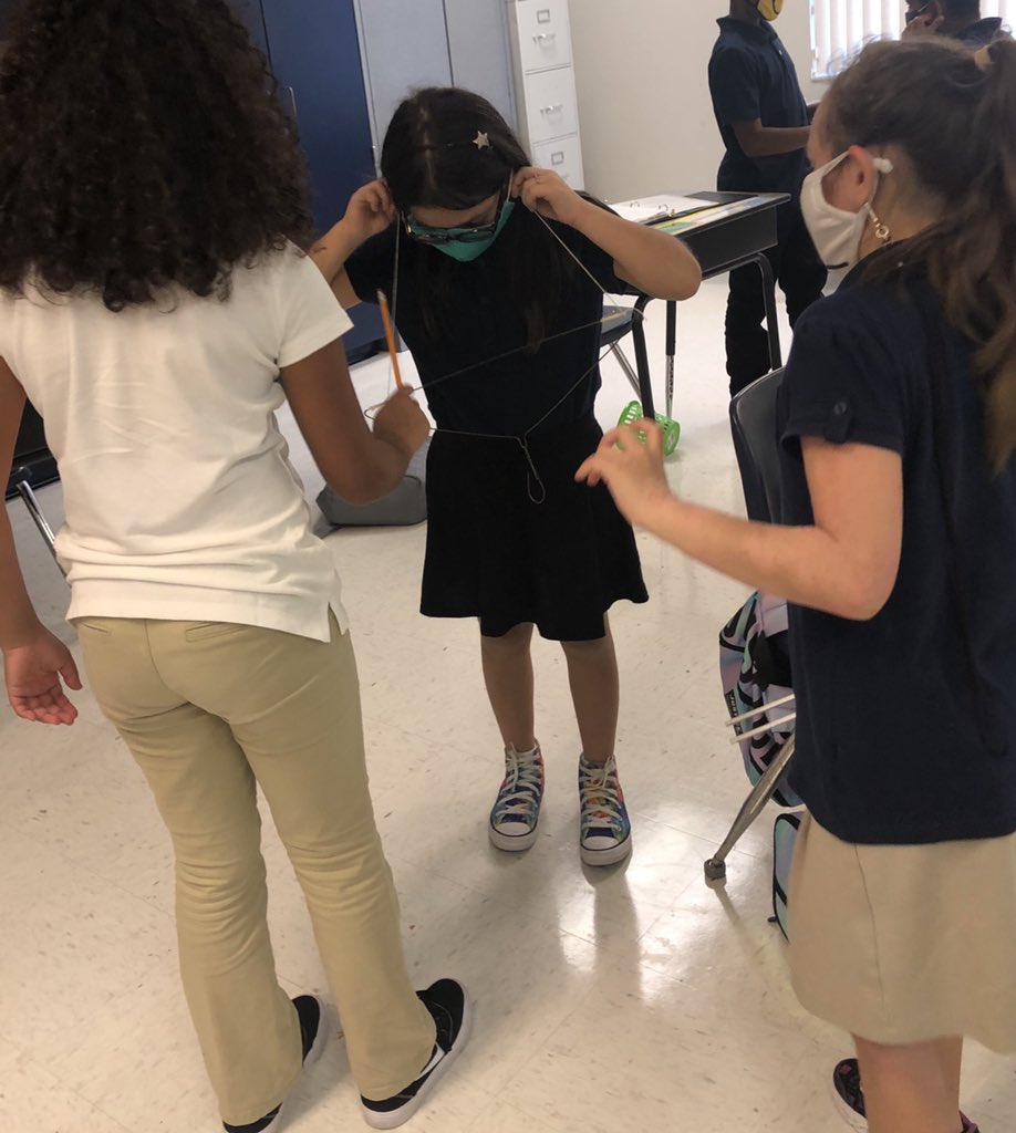 Our fabulous fourth graders are investigating how sound travels 💥<a href="/IppolitoHCPS/">Ippolito Elementary</a> <a href="/stem_tgraves/">Terrie Graves</a> <a href="/HCPSElemScience/">HCPSElemScience</a> <a href="/tirado_shana/">Shana Tirado</a>