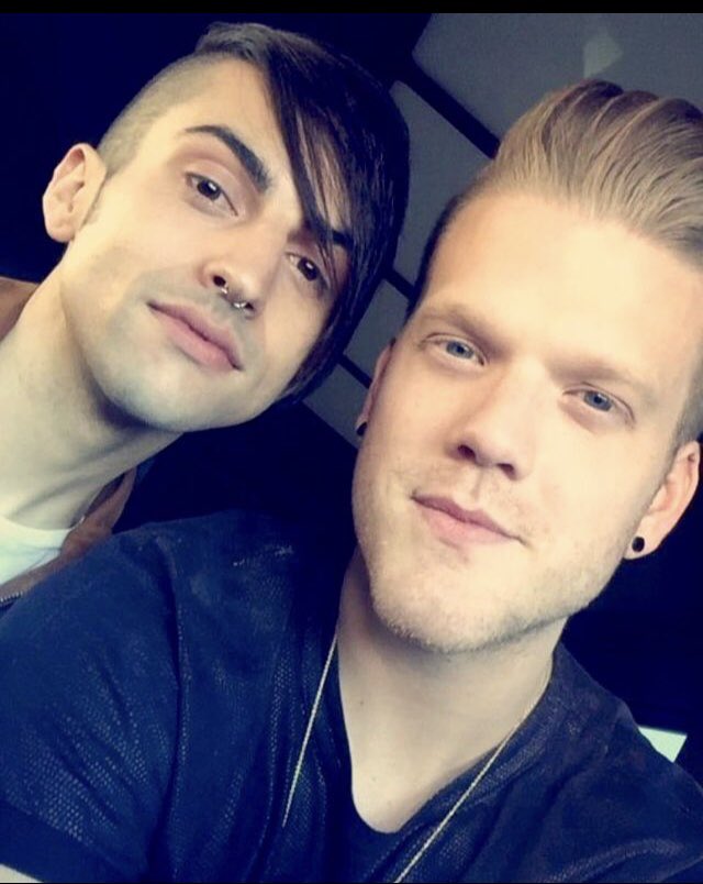 JulianaZabalaG2's tweet photo. Hola a tod@s hoy es el día 8 del #ScottMonth no sé si este numeral exista, pero ni me importa 🤷🏻♀️🥰❤️@scotthoying también es tan hermoso? 😊🥰❤️ https://t.co/VansyOF3Po