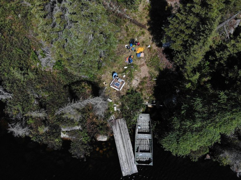 IISD_ELA's tweet photo. We cannot lie—many of us have been working more from our lawnchairs and loveseats than our lakes this year.

But that doesn't mean we can't collect data from those lakes.

@geo_gunn and @madstan16 show us how it's done... https://t.co/XXOFiVkpny https://t.co/PkxDi1Oh6L