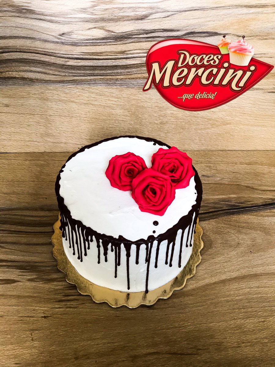 DocesMercini's tweet photo. Bolo de chantilly (dripcake)
13 mil kz https://t.co/r0rggVT7CZ