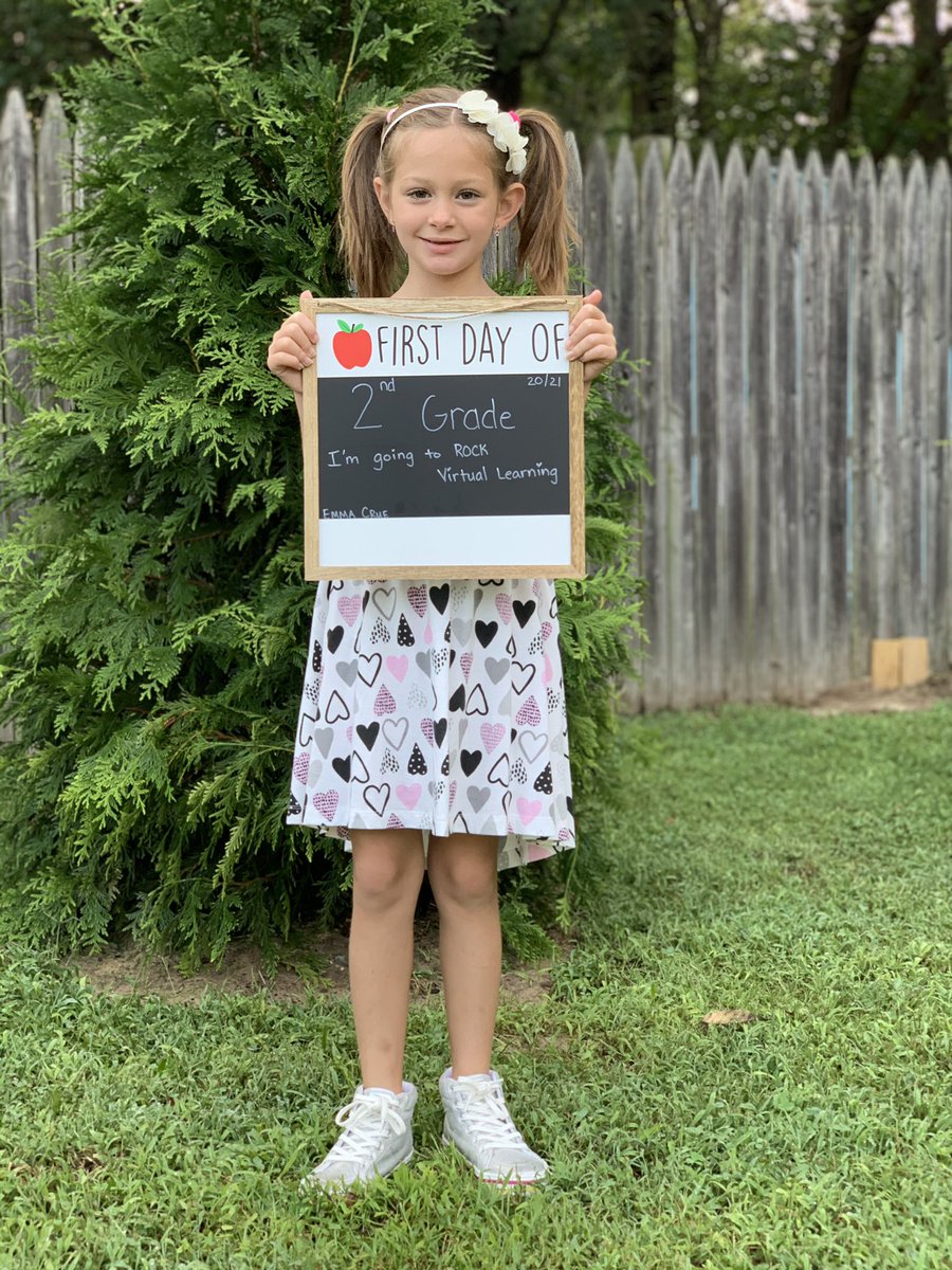 ms_glorioso's tweet photo. First day of 2nd grade #AACPSBack2Awesome @OverlookES https://t.co/9IGH4XoMDW