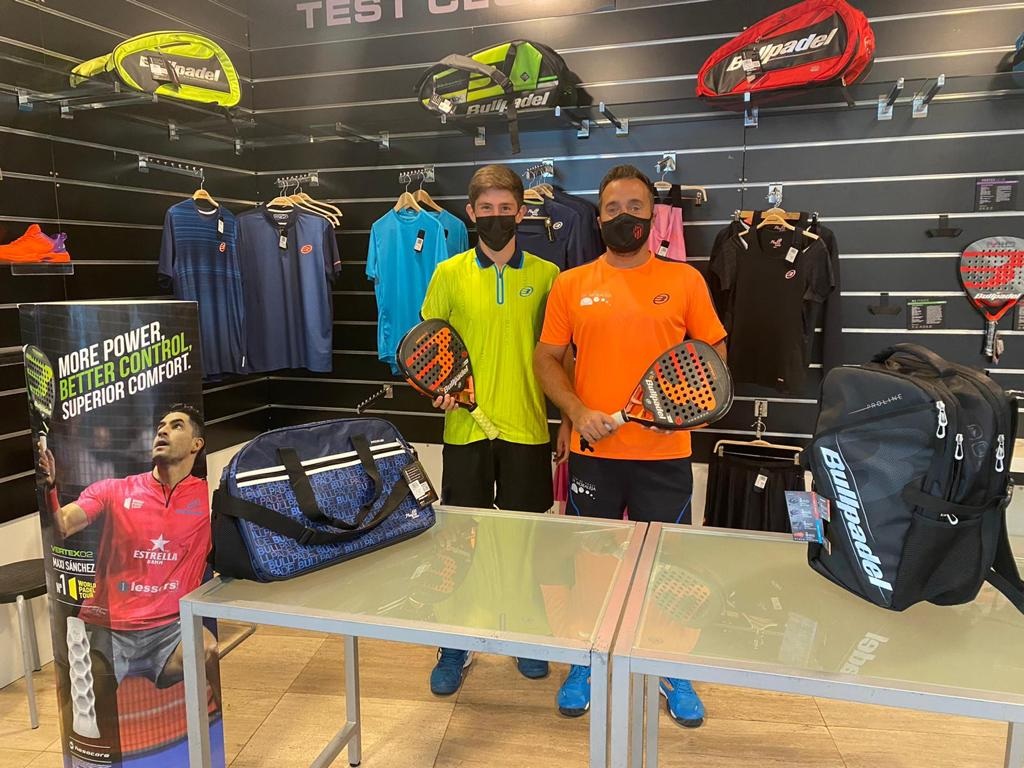 ¡Seguimos apostando por el futuro del pádel! Hoy os hablamos del una nueva incorporación. Se trata de José Jiménez. 
Con muchas ganas e ilusión, entra en la beca de entrenamiento de Bullpadel en <a href="/PadelMoraleja/">La Moraleja Club de Pádel 🎾</a> y estará a las órdenes de <a href="/Chema_Padel/">CHEMA MONTES</a>. 
🎾bit.ly/2DK4jgW