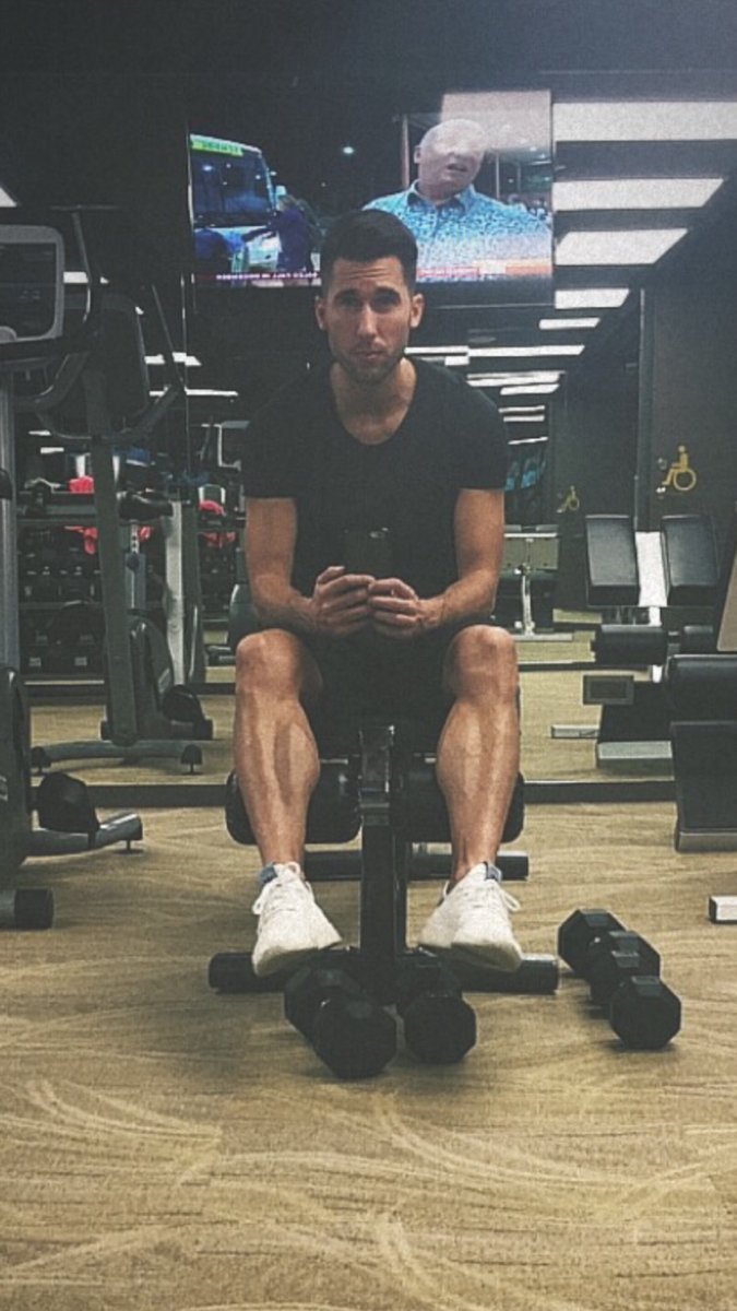 valhorner9's tweet photo. Legday ... https://t.co/qEiko26REr