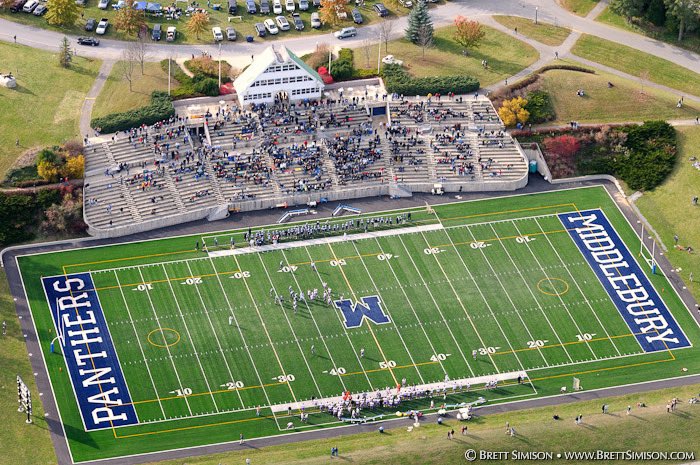 #AGTG ! Truly blessed to receive my first offer from <a href="/MiddFootball/">Middlebury Football</a> <a href="/MiddCoachRitter/">Bob Ritter</a> @MiddCoachMac #Gomidd ‼️