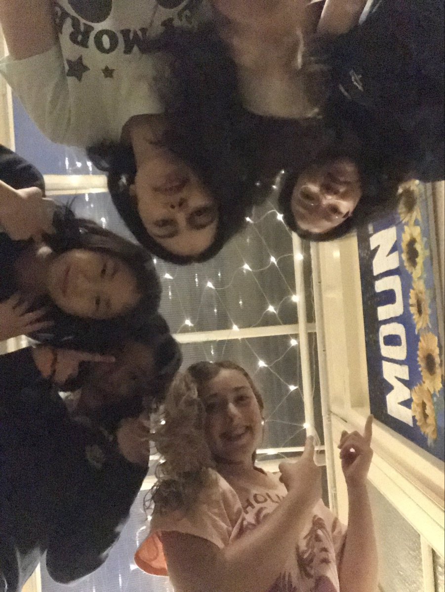 Msj_Boarding's tweet photo. Selfie challenge around the boarding house for Mount’s induction. #believeinyourselfie #iloveboarding #induction https://t.co/qACHkxfZvo
