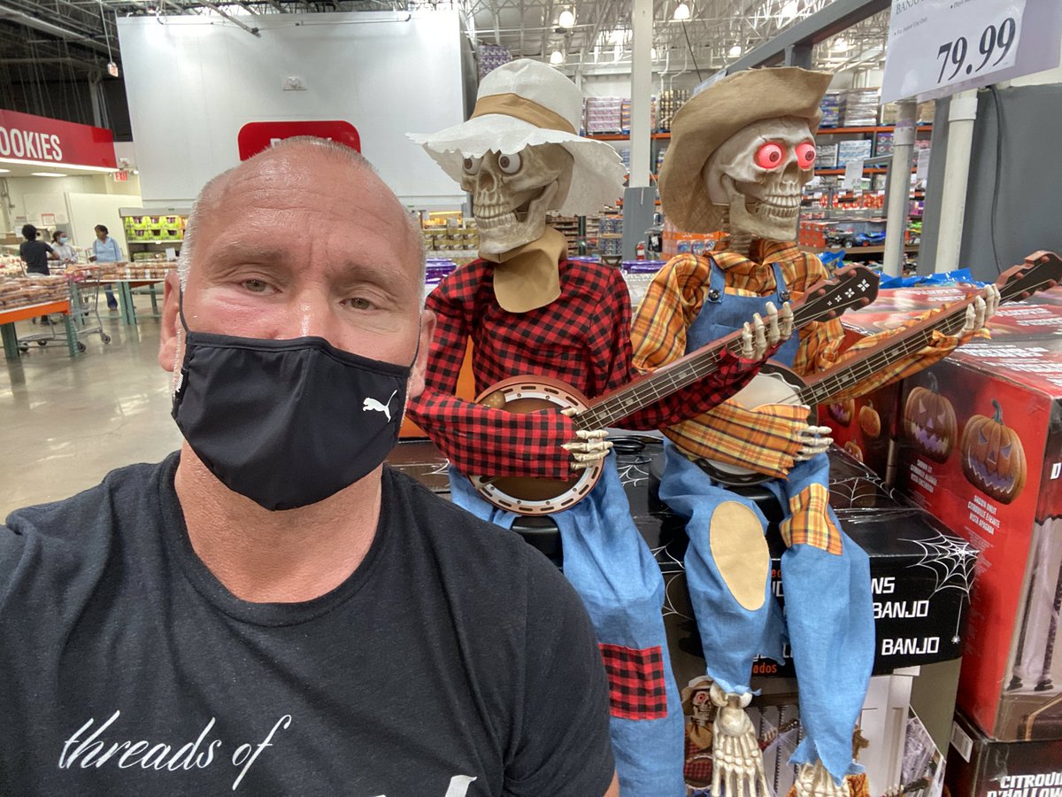 TLaids's tweet photo. Just a little preview of our trip to Costco grasshoppers. Ron Greschner and Dave Maloney grabbed some banjos and started entertaining the shoppers. #nyr #truegritlife https://t.co/0VYZmLGquV