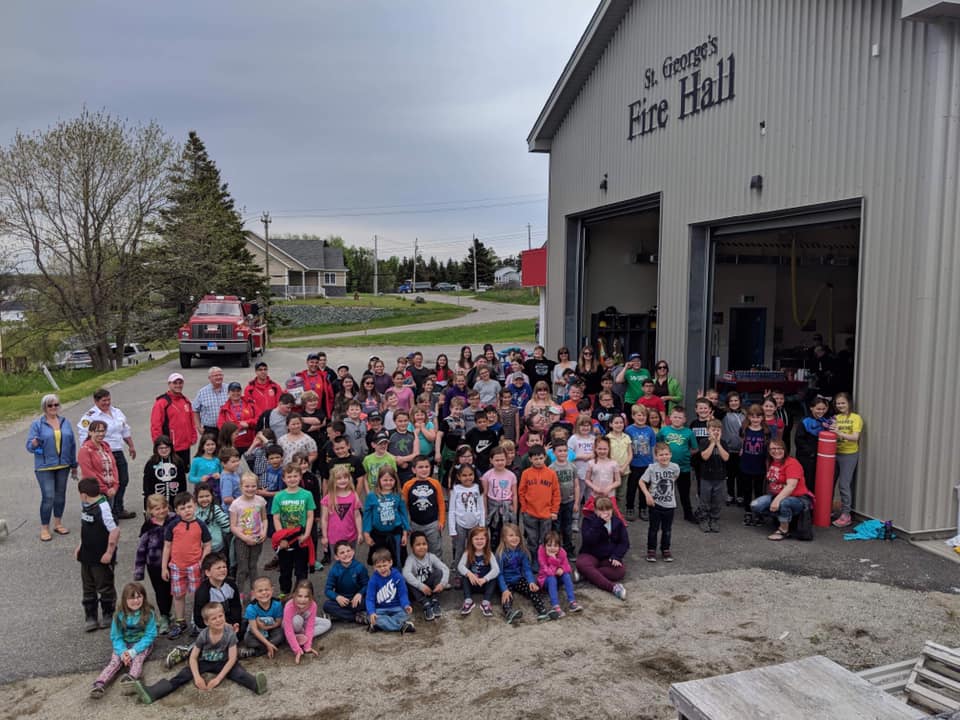 RuntheRockNL's tweet photo. Last year the #RuntheRockNL team was hosted by Bay View Academy as we ran on Day 1 of the 2019 Run. We want to wish them and all the school kids of Newfoundland & Labrador a very safe return to classes. Thank you for your support! To Donate: https://t.co/vWE8RgD3lQ https://t.co/MtNDuXNUkh