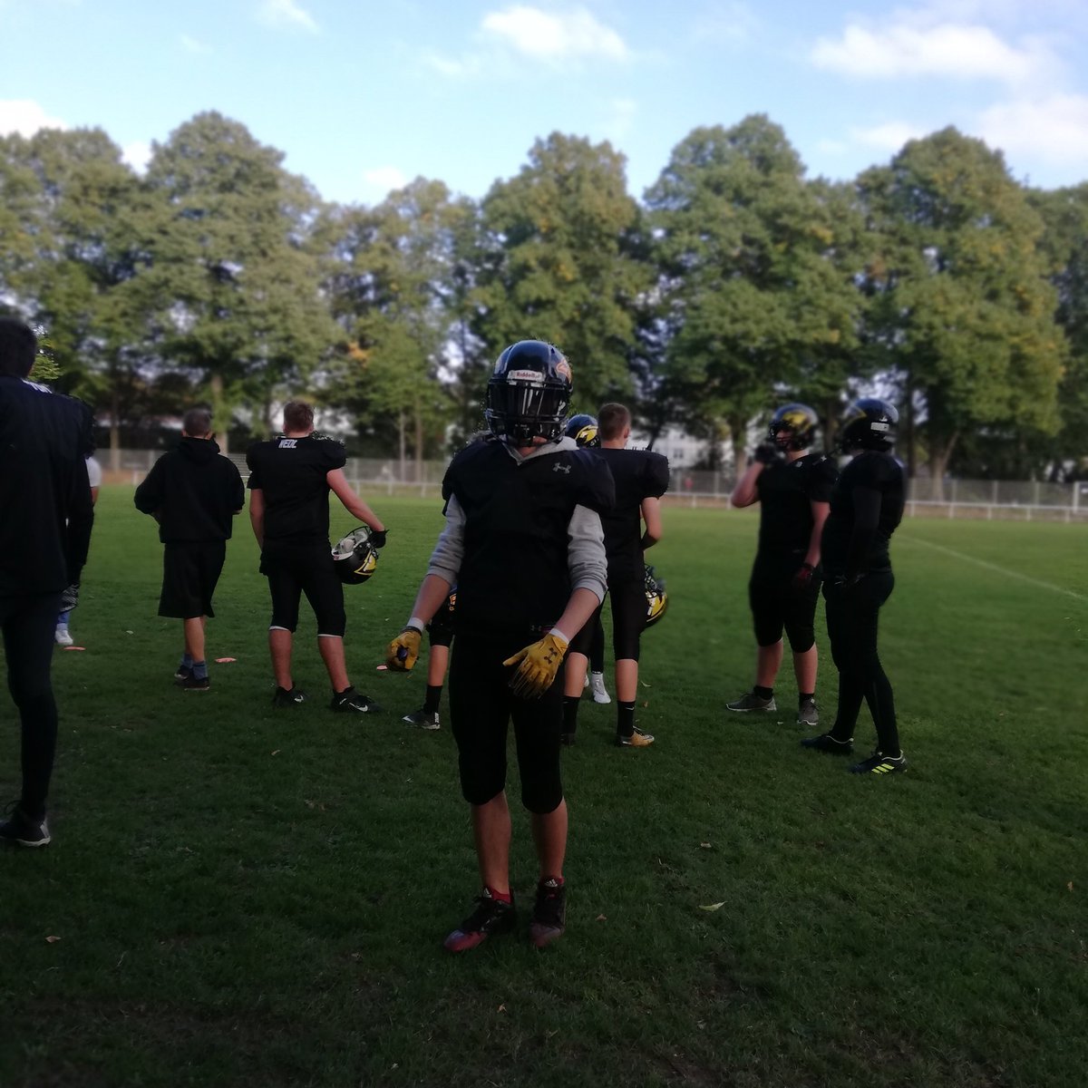 od_4hunnid's tweet photo. Chapter 2
#krefeldravensu19
#defenseback
#krefeldravens
#outsidelinebacker https://t.co/XiJyeypgXL