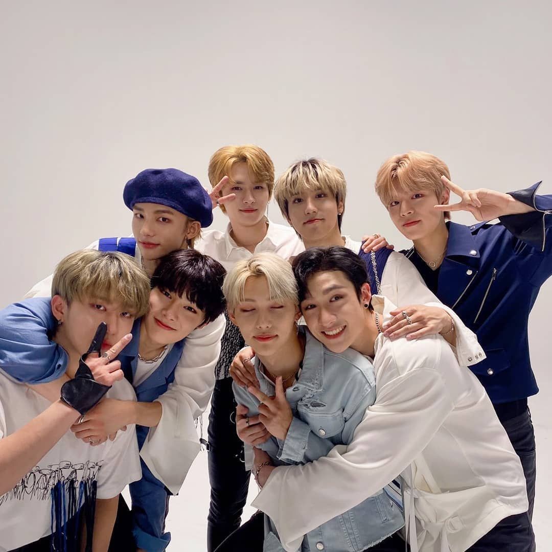 elber_off18's tweet photo. Fico muito feliz em estar acompanhando esses 900 dias com os meninos, amo vocês, meu grupo favorito de todo o kpop, sou stay feliz e grato por serem esse grupo maravilhoso e por cada sorriso que me deram, e cada conquista de vocês...

#900DaysWithStrayKids https://t.co/XOtJDOz0fg