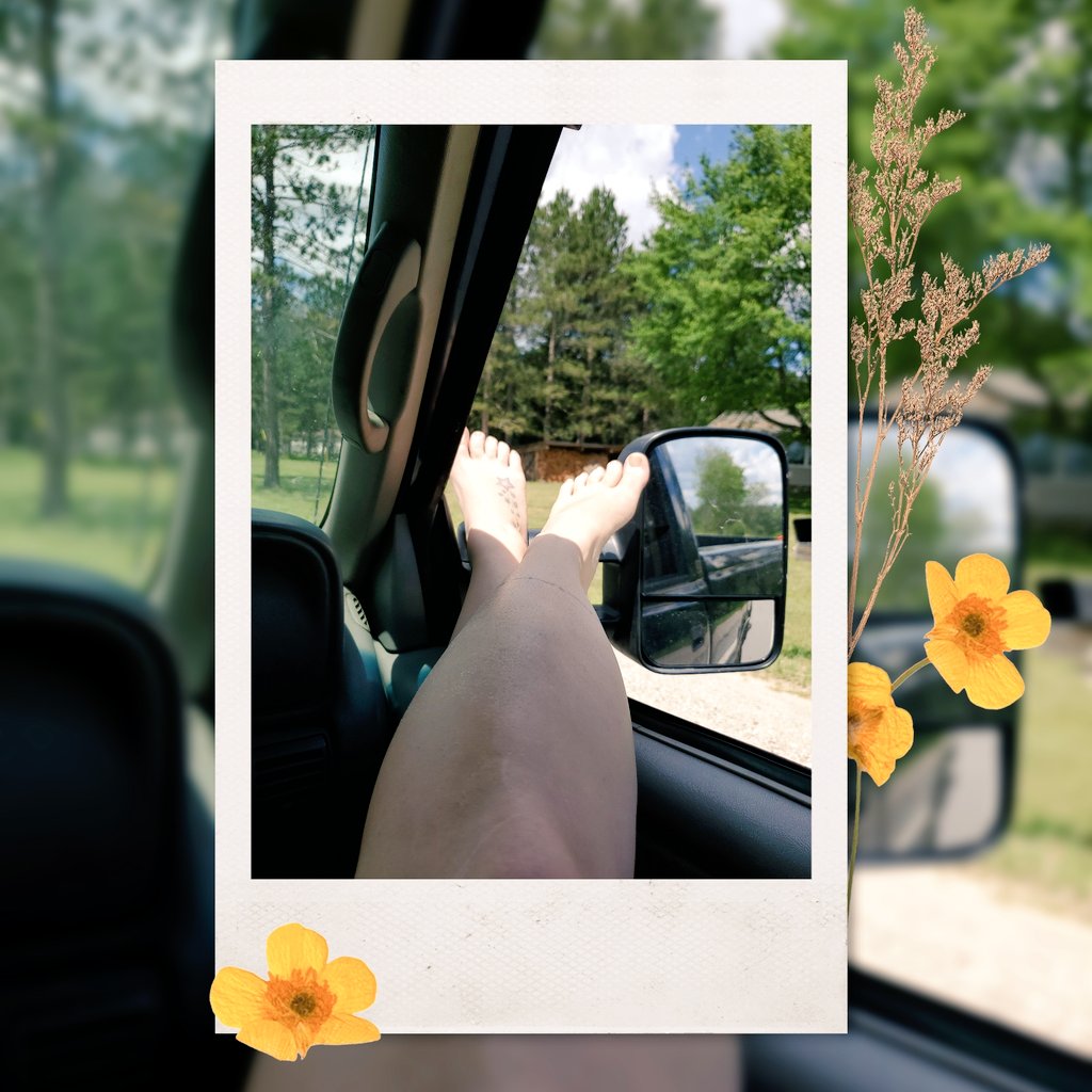 KristinCorder's tweet photo. Whos lookin to buy some #feet pics https://t.co/gsctyjCNCS