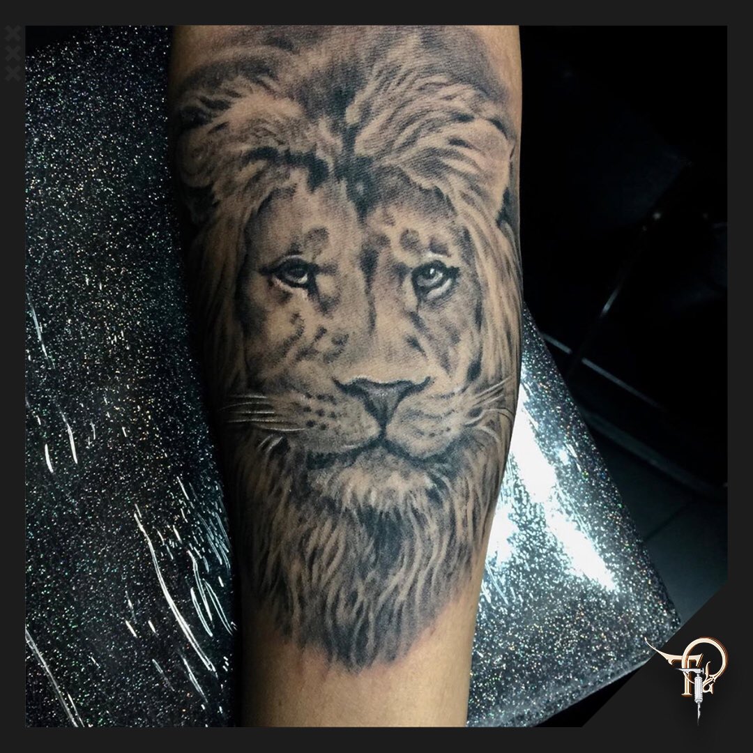 tattoopalaceams's tweet photo. Beautiful work from @kingcalvo #lion #lionshead #liontattoo #tattoos #twittertattoo #amsterdam #amsterdamtattoos #kingferry #tattoopalace #tattoopalaceamsterdam https://t.co/AuvuBlw4kT