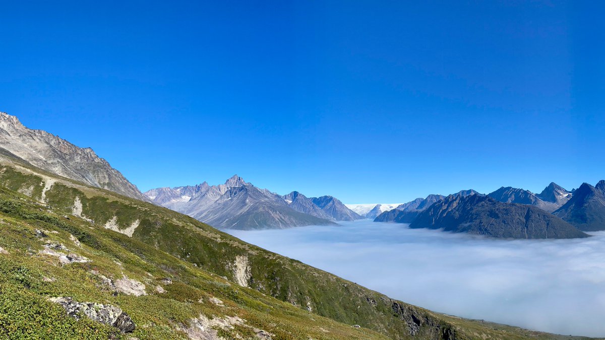 weareamaroq's tweet image. A view from the top of the #Vagar prospect! #AEX owns 100% of this exciting high-grade gold project, which has demonstrated huge potential through initial drilling results of up to 2,533 g/t Au in surface outcrop samples. bit.ly/32aPz4c #Greenland