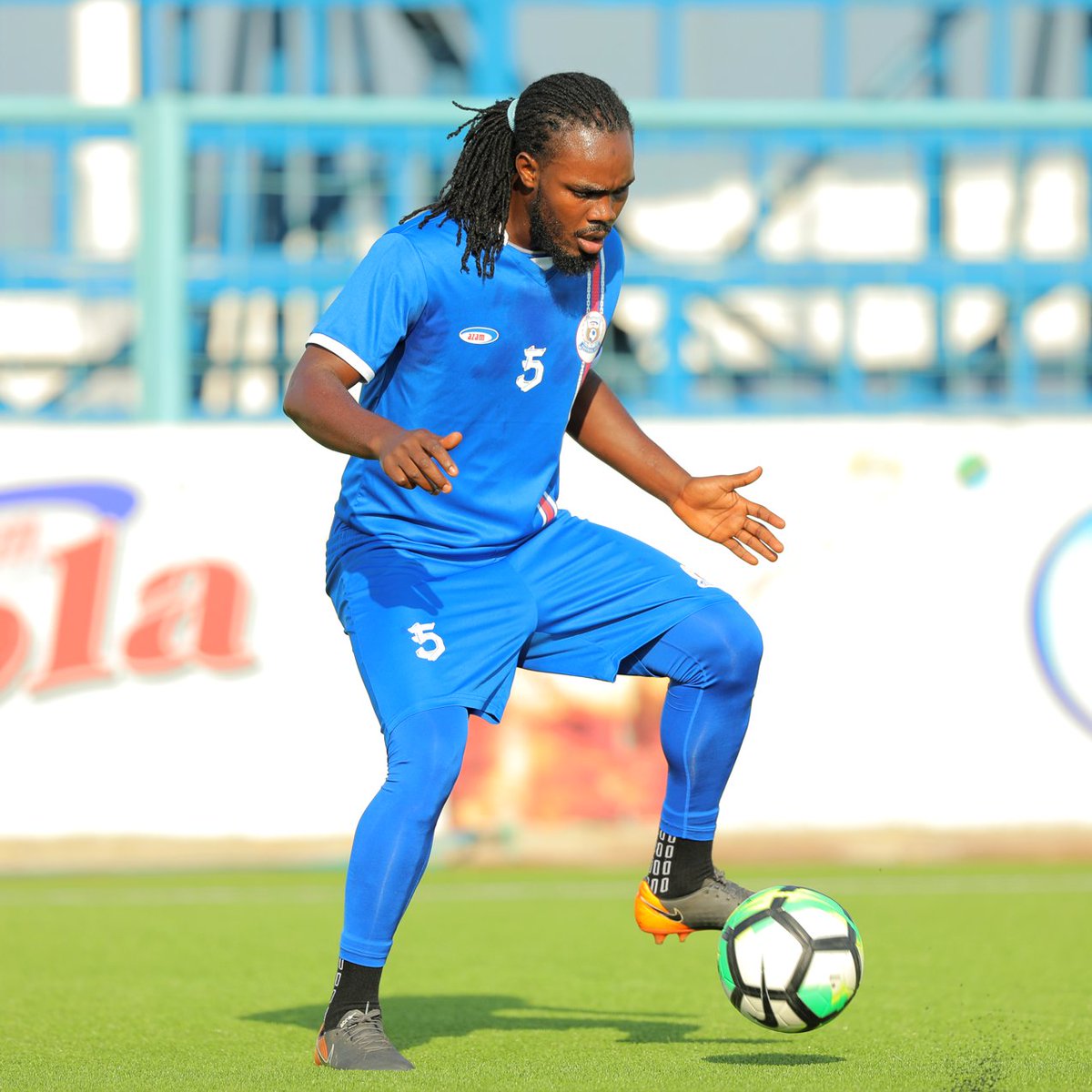 azamfc's tweet photo. #AnotherMission Mara baada ya mchezo wa jana dhidi ya Polisi Tanzania, kikosi cha @azamfc, kimeanza rasmi maandalizi kuelekea mchezo ujao wa ligi dhidi ya Coastal Union, utakaofanyika Ijumaa hii kwenye Uwanja wa Azam Complex saa 1.00 usiku.
#WeAreAzamFC #TimuBoraBidhaaBora https://t.co/TwVYdMwNUx