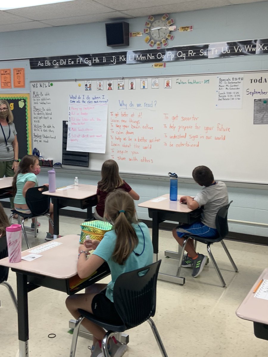 collablabladies's tweet photo. Why do we read? Mrs. Aquino’s class had tons of ideas to share. I love their thinking! #FMTlearns https://t.co/tbXNlXfJ8M