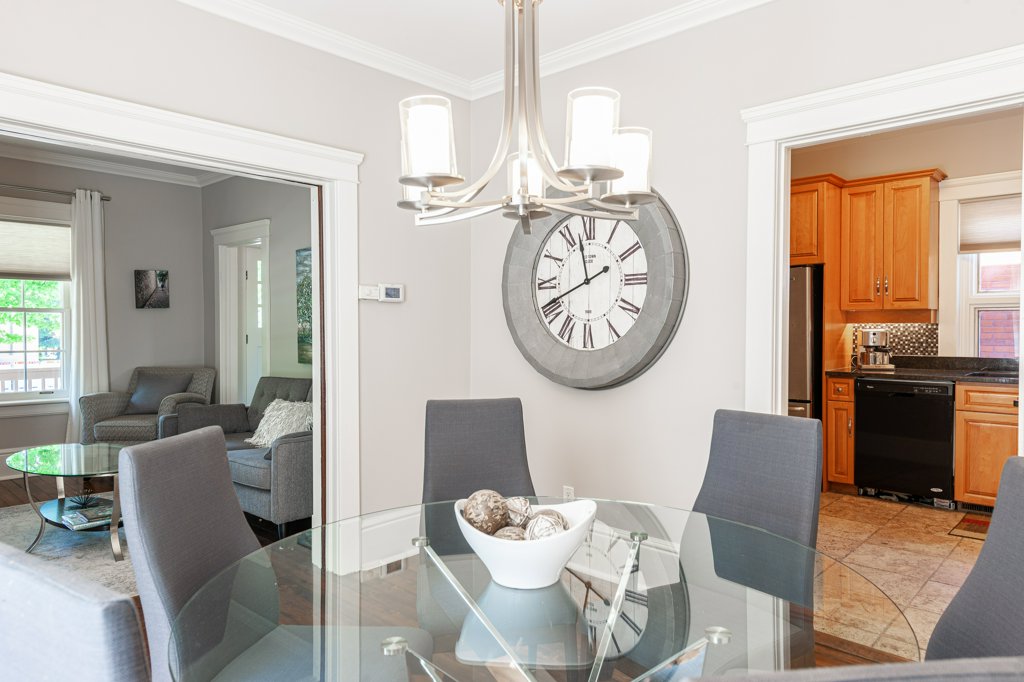 HandCStratford's tweet image. This house on Hibernia is a buzzword dream! ‘Spacious’, ‘natural light’, ‘classic’, ‘updated’, ‘elegant’, ‘steps from’... it is the complete package! Visit our website for all of the details:
homeandcompany.ca/web/property.p…