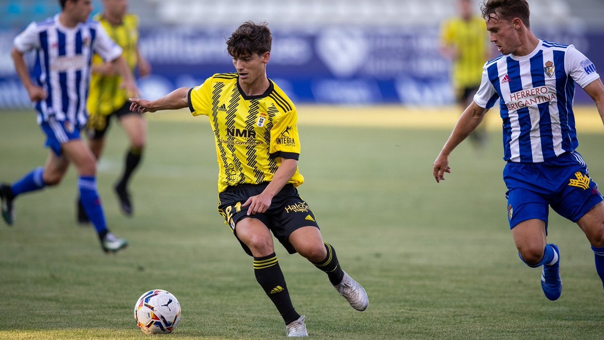 Player to keep an extra eye on RikiComing up from the b-team and impressing a lot so far during preseason. This 22-year-old midfielder is expected to get his breakthrough season, and if that happens he'll be a key player in order for Oviedo to have a good season.