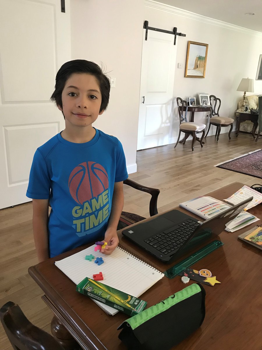 MantuaEs's tweet photo. 🍎READY FOR THE 1st DAY OF SCHOOL! @MantuaEs @fcpsnews @FCPSR5 @FCPSSupt #FCPSready #Firstdayfairfax #firstdayofschool #yay #hooray #firstdaypictures #firstdaysnaps #fourthgrade https://t.co/yyDy0xA1Y3