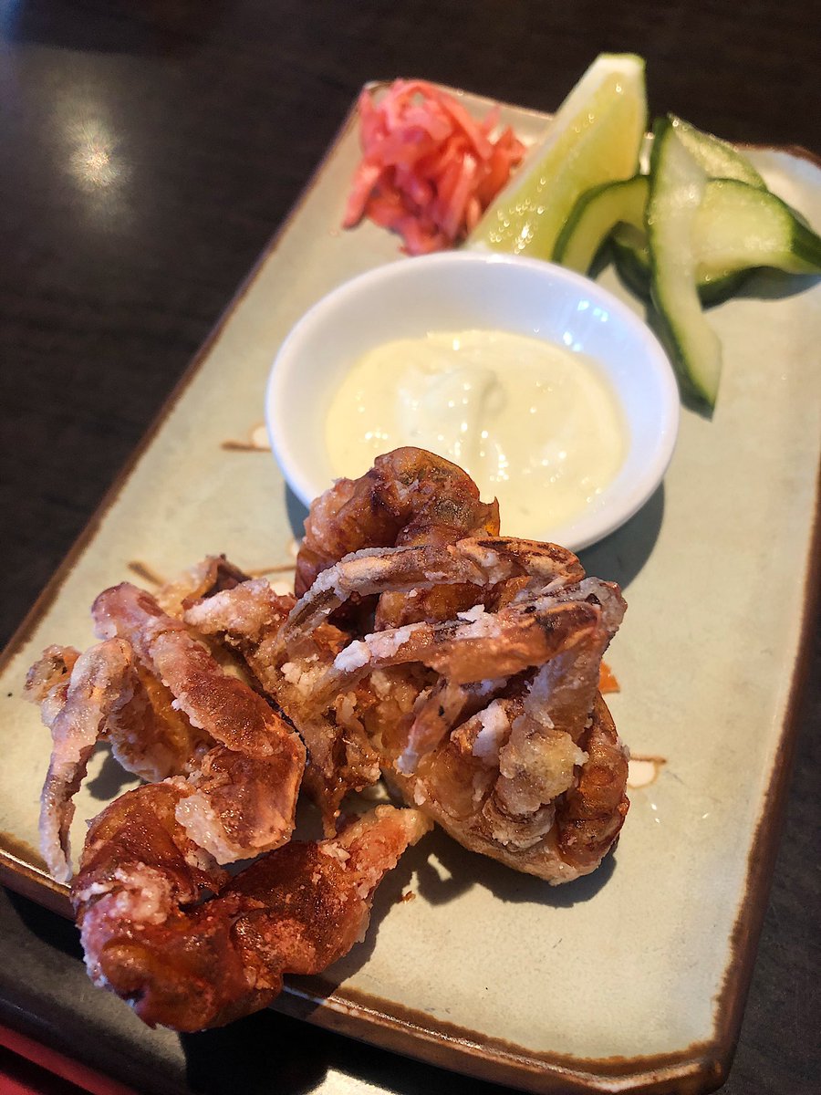 Wee mate date at <a href="/yataiizakaya/">Yatai Izakaya</a> this evening with the one and only Mechelle 🤍 Copied her order because she picked some of my favs (obviously she has good taste - like we didn’t know they already) including the pork belly skewers and the soft shell crab 🤤 Felt super safe out too!