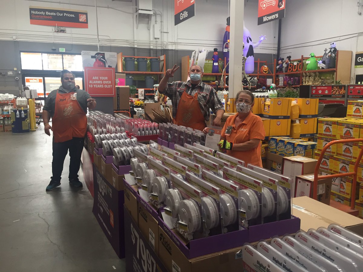 Shout out to Vicki from our MET team! Stepping in to cover for her sup. We are #oneteam here at Santa Clara!