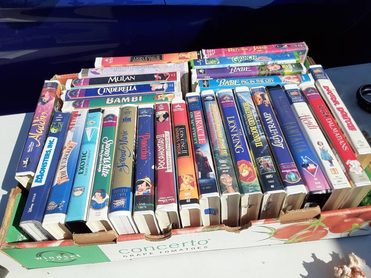 There's a local craigslist listing for a friday yardsale and they say they have laserdiscs, 2$ each.I click the link to see which ones and... those are VHS tapes.