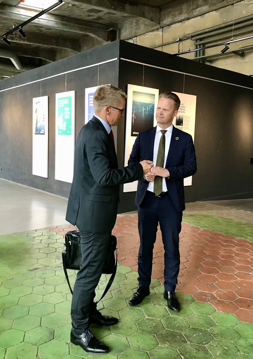 DKAMBinEstonia's tweet photo. II. 
Winds of change... It was a great pleasure to see 🇩🇰 Foreign Minister @JeppeKofod open the #green #energy conference #YesInMyBackYard w/Eesti Energia 🇪🇪 CEO Hando Sutter. 

World 🌍 premiere in #Tallinn: Green Together by @DanishMFA and @stateofgreendk 
#WeAreAllies 🇩🇰🌱🇪🇪 https://t.co/8XsN5zaa6m