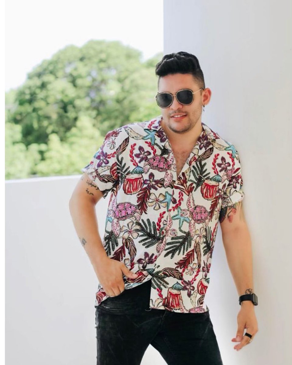 HermanosRosario's tweet photo. Hoy está de cumpleaños el chico lindo de la familia Rosario
feliz cumpleaños para nuestro Rafely Rosario, Dios te acompañe y te colme de bendiciones! #bombaaa @RafelyRosario https://t.co/Krz5eIdxu9