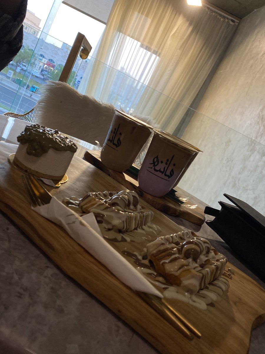 rn_ra02's tweet photo. فاتنتي هي
ليت الصباح الوقت الوحيد لسكرتها ، لأعود إلى رشدي بقية اليوم..

#Coffee 
#CoffeeLover 
#فاتنة 
#قلمي https://t.co/3II2lFOH3o